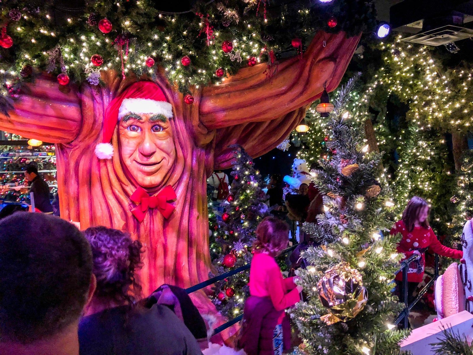 The COMPLETE Guide to Macy's Santaland in NYC (2022)