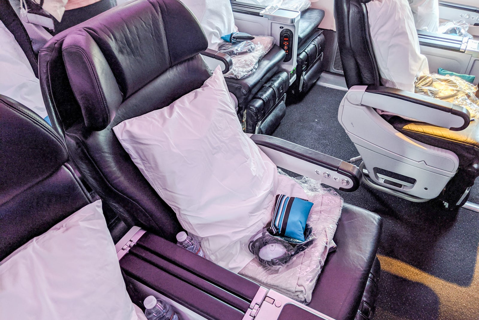 Review Air New Zealand 777 300er Premium Economy The Points Guy