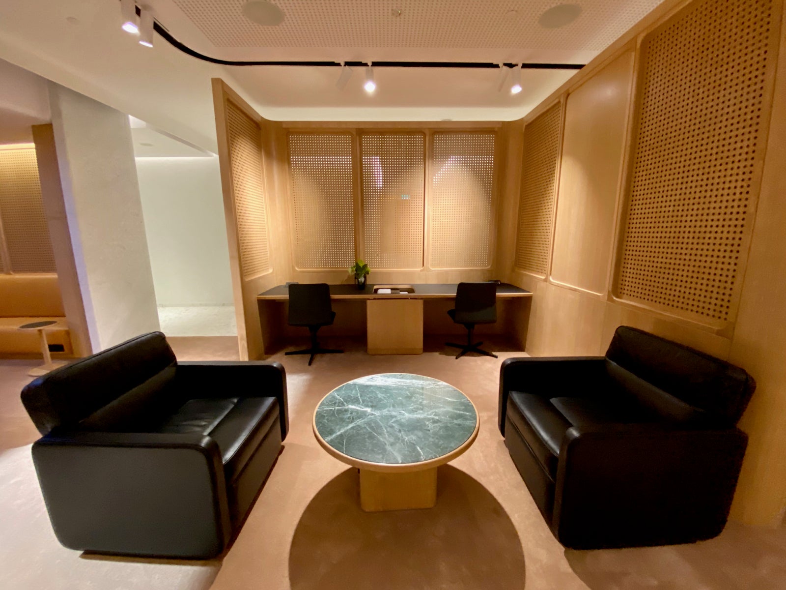 Review: Brand-new Qantas International First Lounge In Singapore - The ...