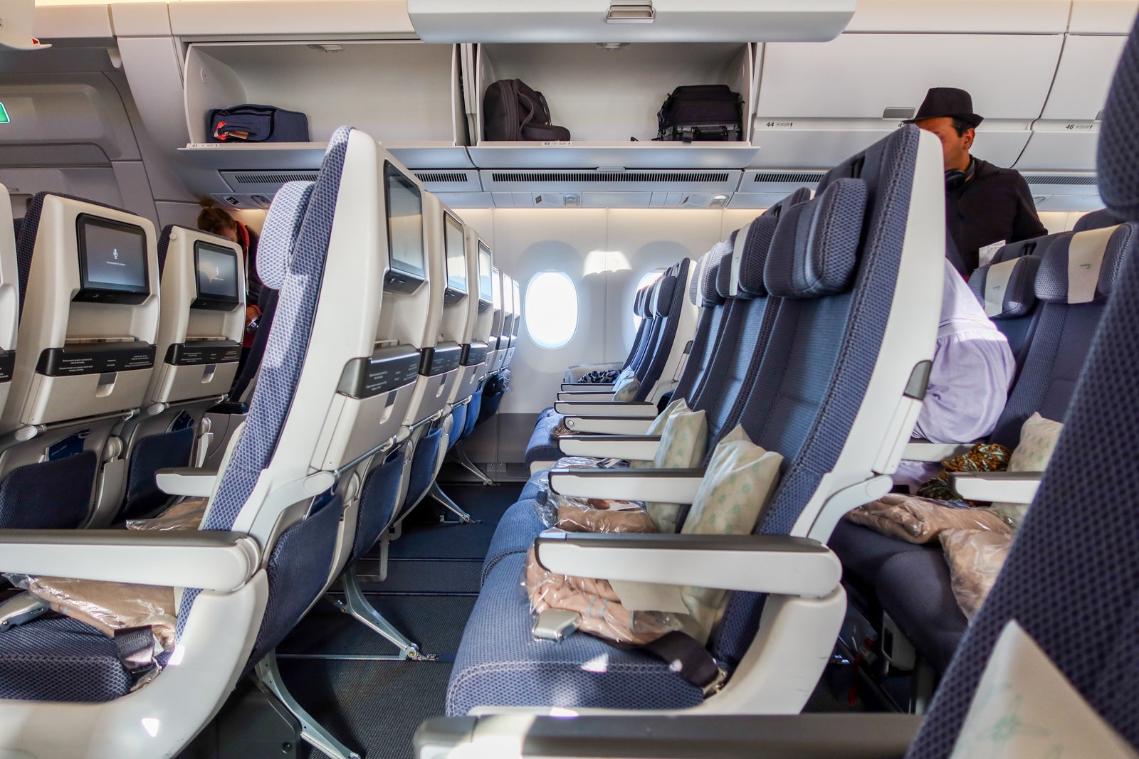 review-british-airways-a350-in-economy-london-to-dubai-the-points-guy