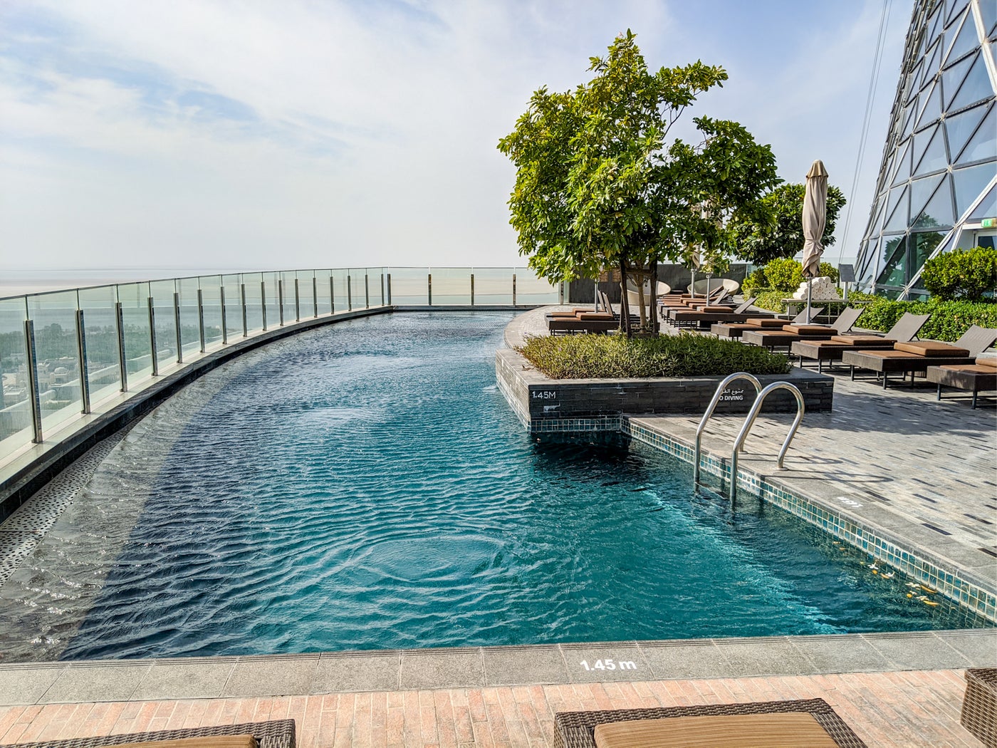 Review Andaz Capital Gate hotel in Abu Dhabi