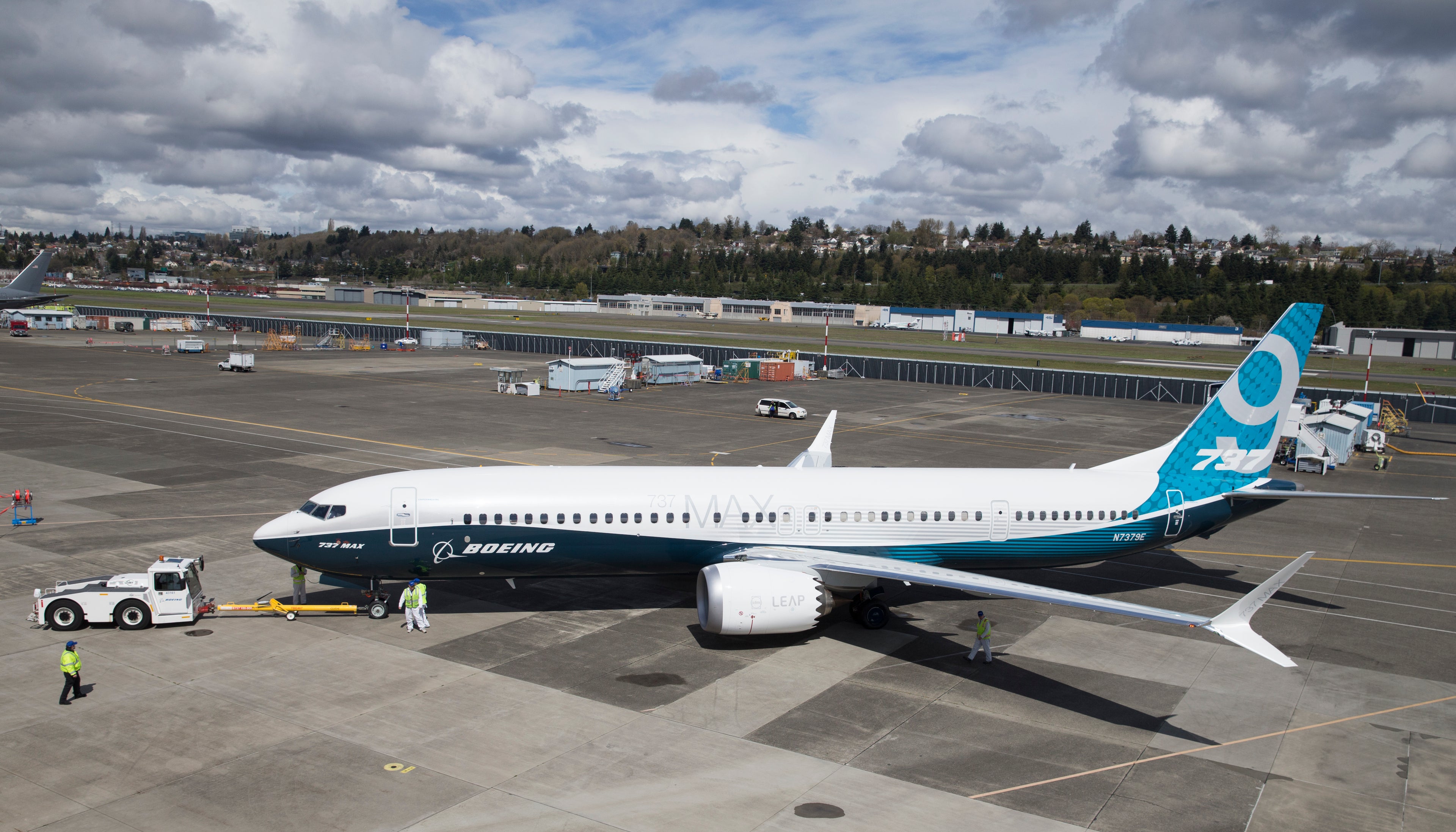 737 MAX 9 Airliner Takes Off On First Flight