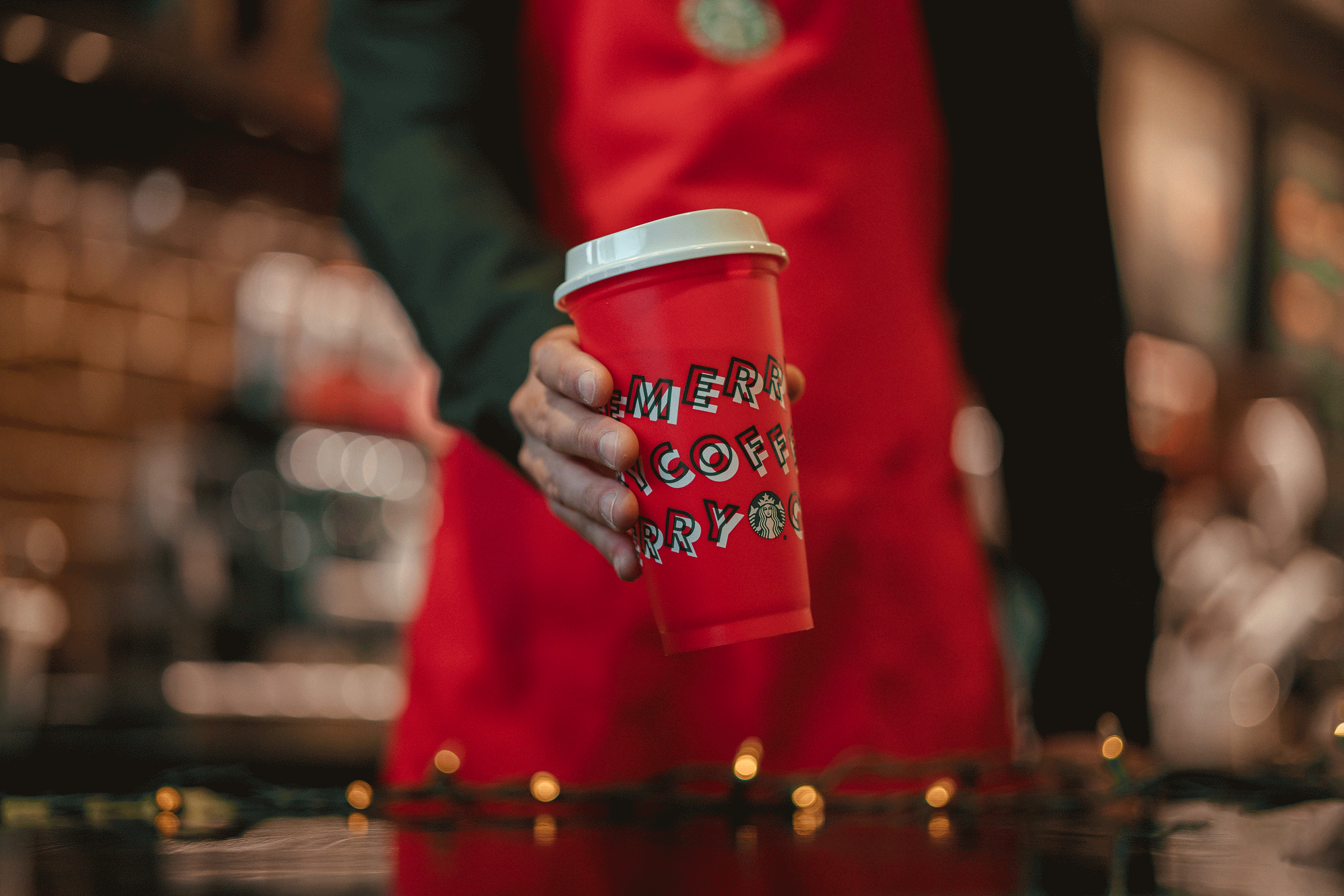 Starbucks red cups arrive today -- Here's why travelers might want