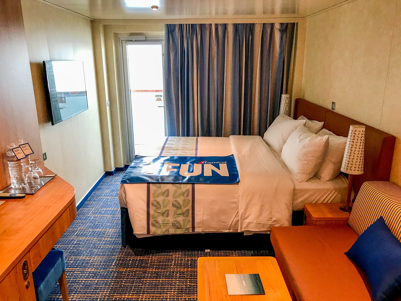 do carnival cruise cabins have microwaves