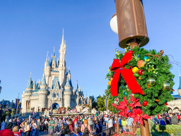 best time to visit disney world for christmas