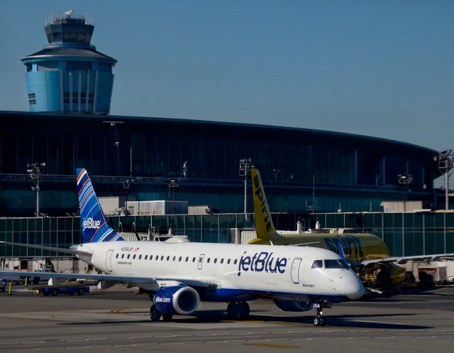 JetBlue latest to push back against Delta-WestJet pact - The Points Guy