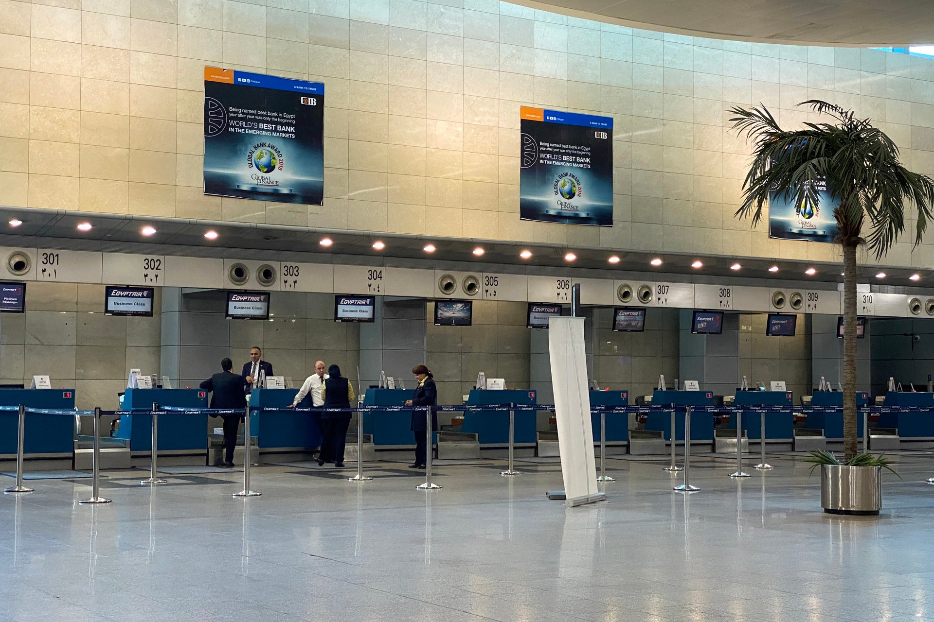 Flight review EgyptAir 7879 business class, Cairo to New York The