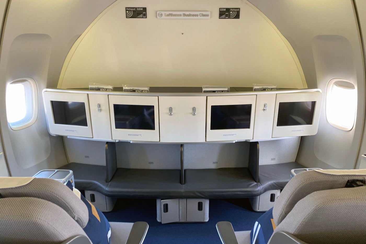 Review: Lufthansa 747-400 in business from Seattle to Frankfurt