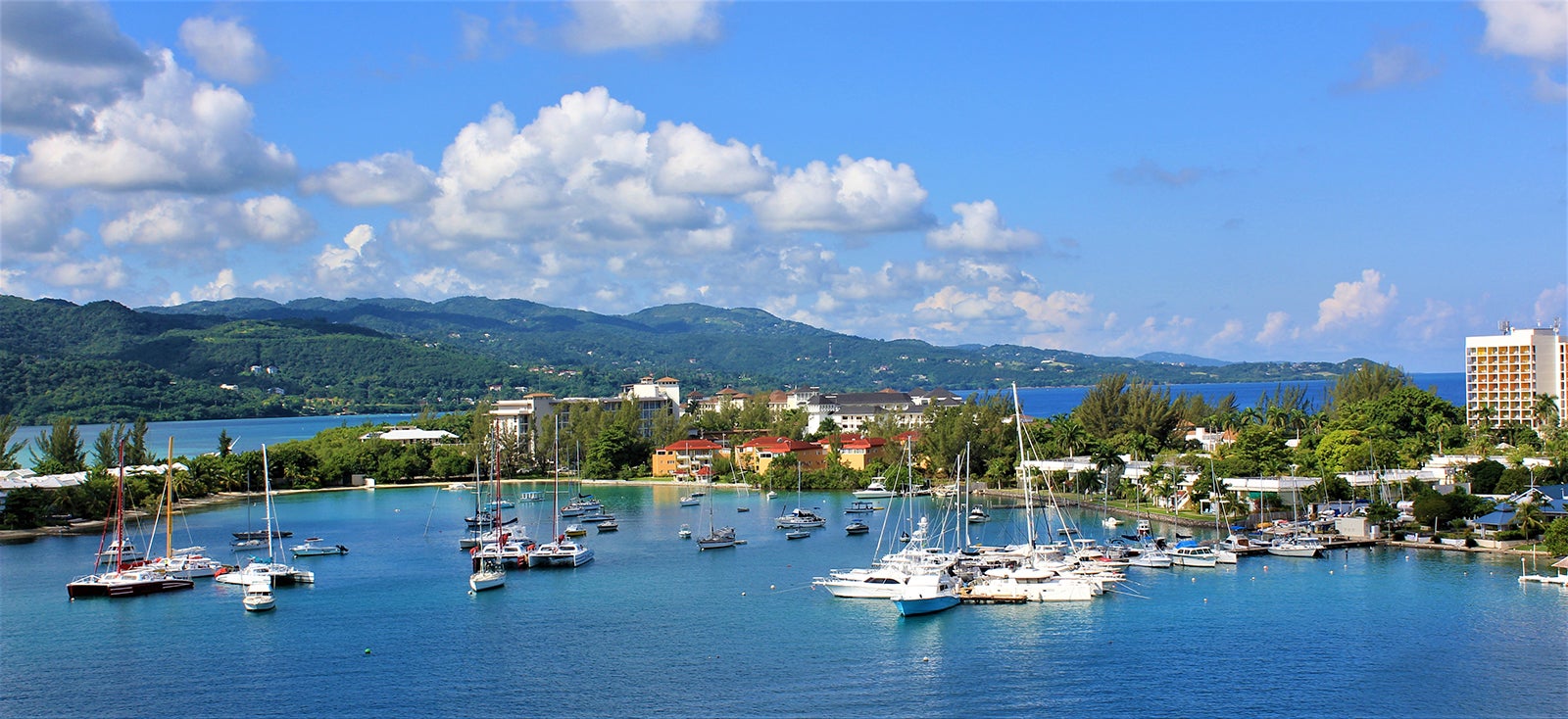 Sunny Day in a Caribbean Paradise: Montego Bay – Jamaica