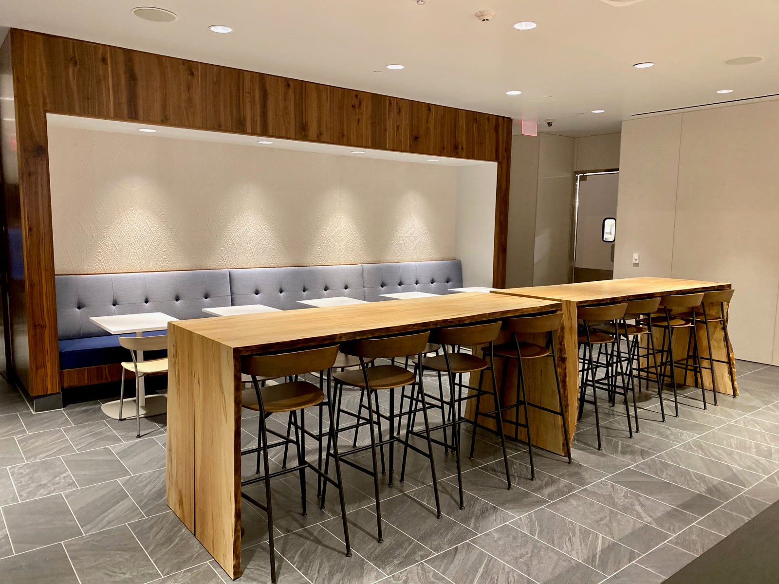 centurion lounge phoenix reopening centurion lounge phoenix reopening