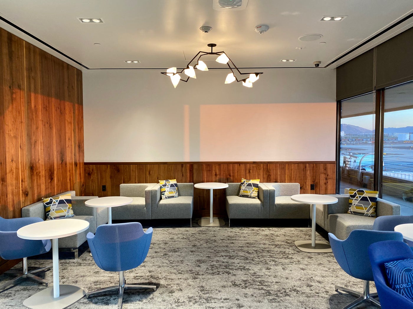 Review Amex Centurion Lounge in Phoenix