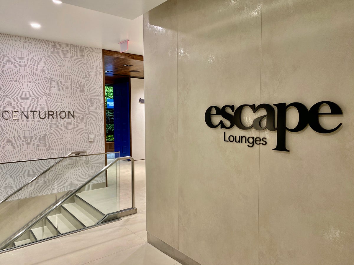 Review Escape Lounge in Phoenix The Points Guy