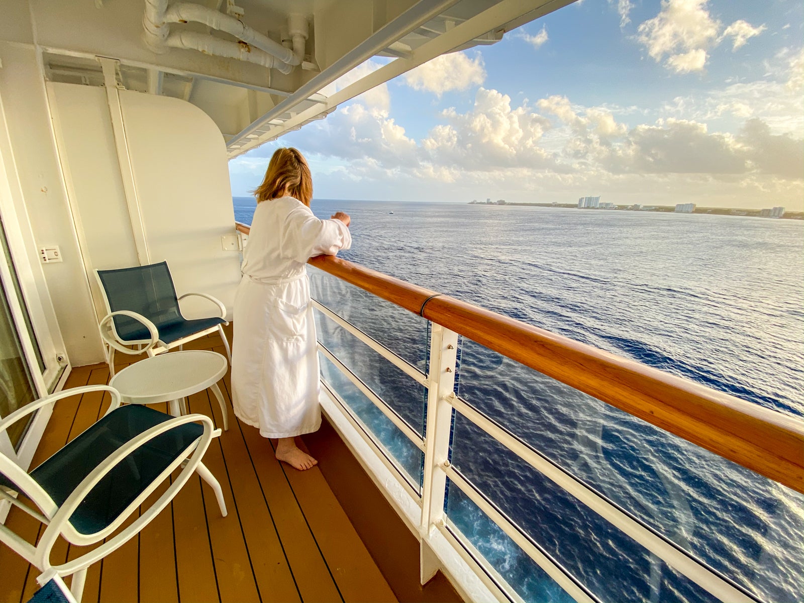 What not to do on a cruise ship balcony picture