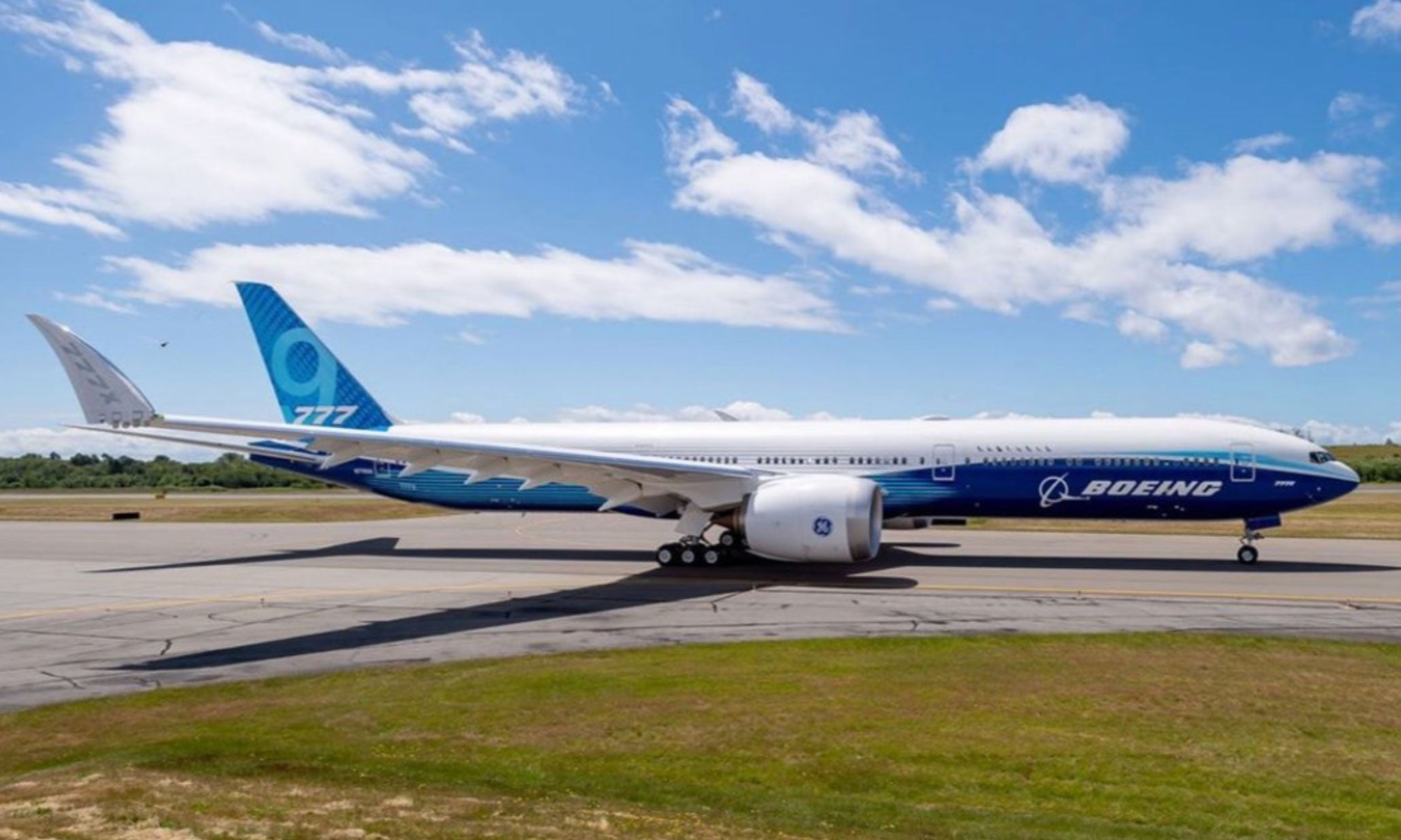 Why was the Boeing 777-300ER so popular?