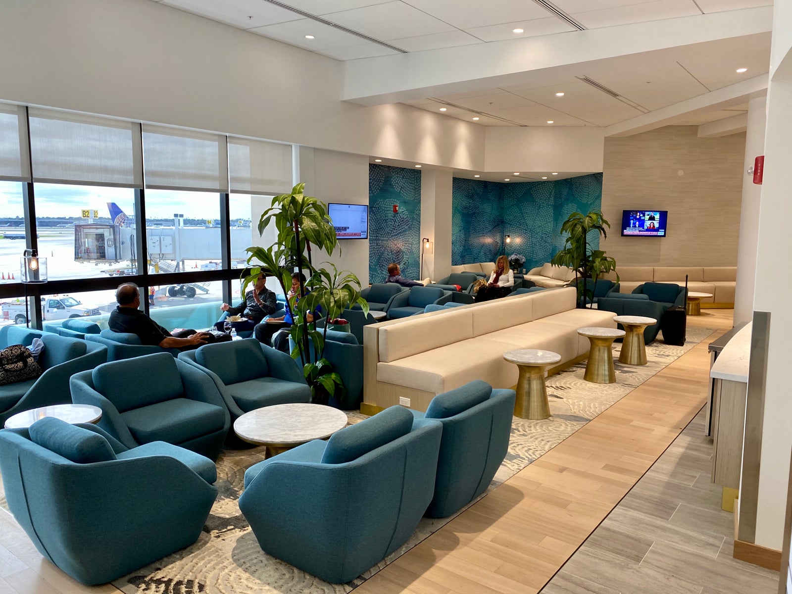 Review Primeclass Lounge at Palm Beach Airport The Points Guy