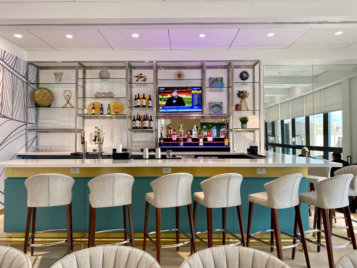 Review Primeclass Lounge at Palm Beach Airport The Points Guy