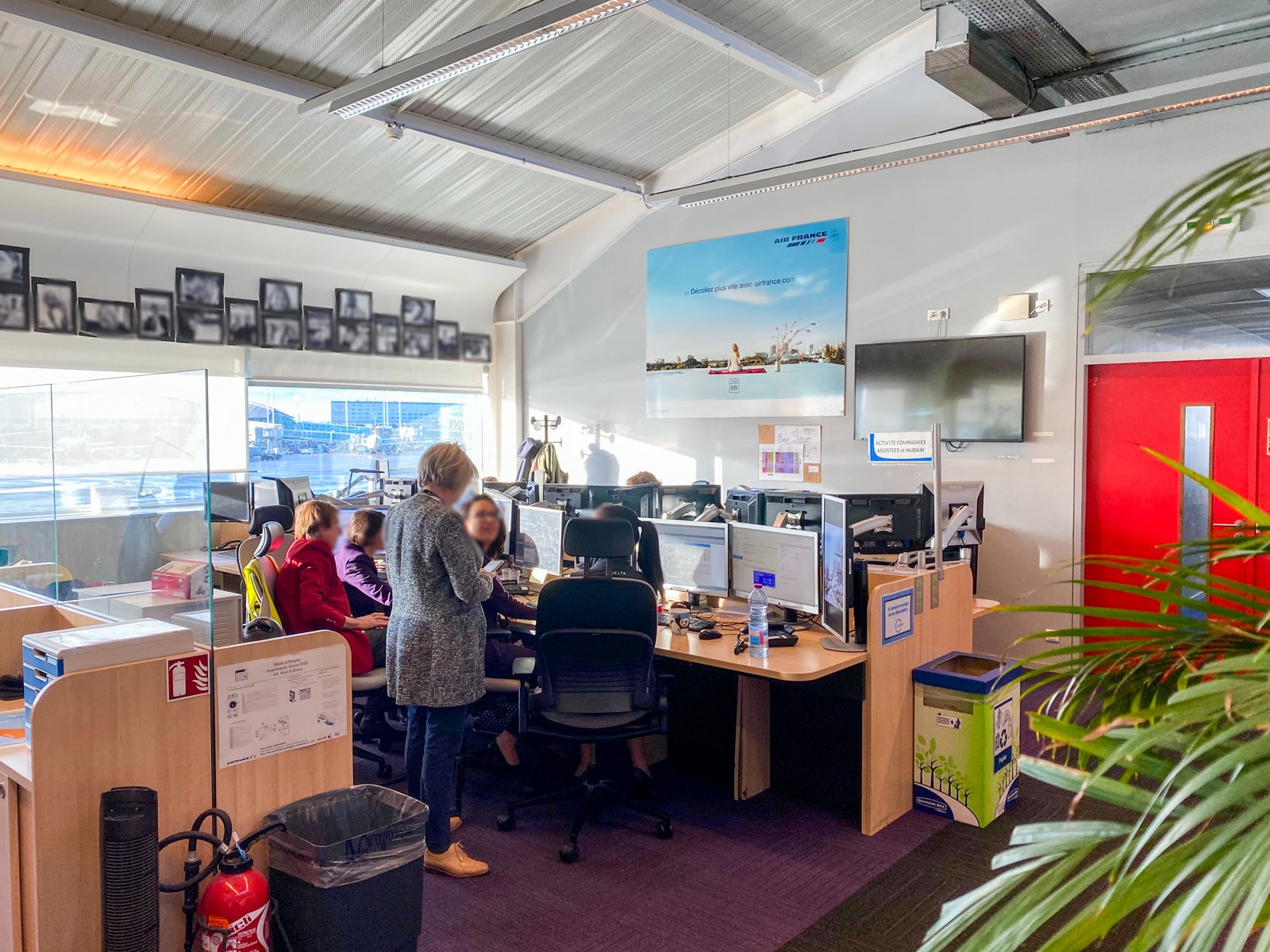 A look behind the scenes of Air France's Charles de Gaulle Hub Control ...
