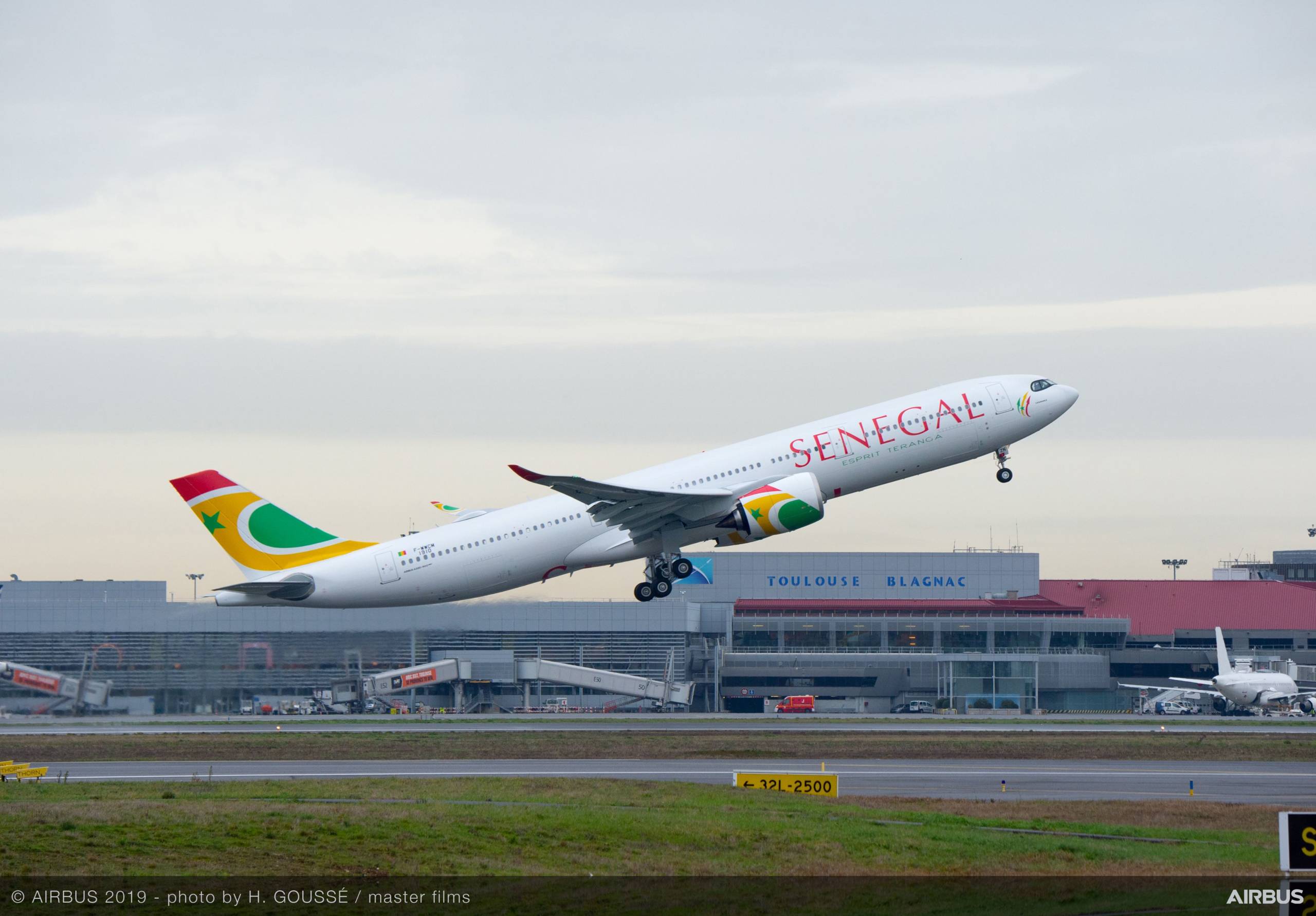 Air-Senegal-aircraft-taking-off-Credit-Airbus-scaled