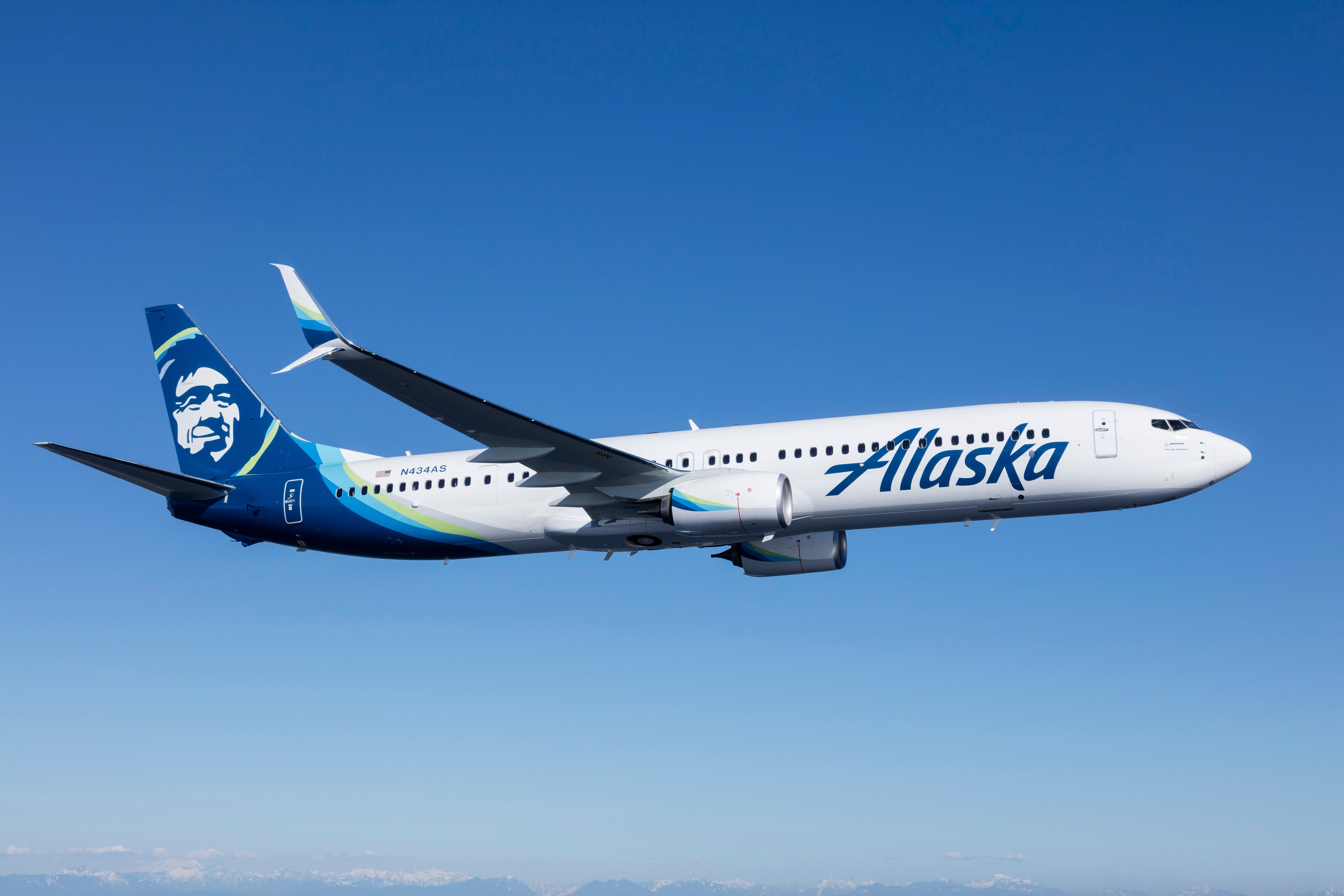 Alaska Airlines Boeing 737-900ER photographed in April 2016 by Chad Slattery.