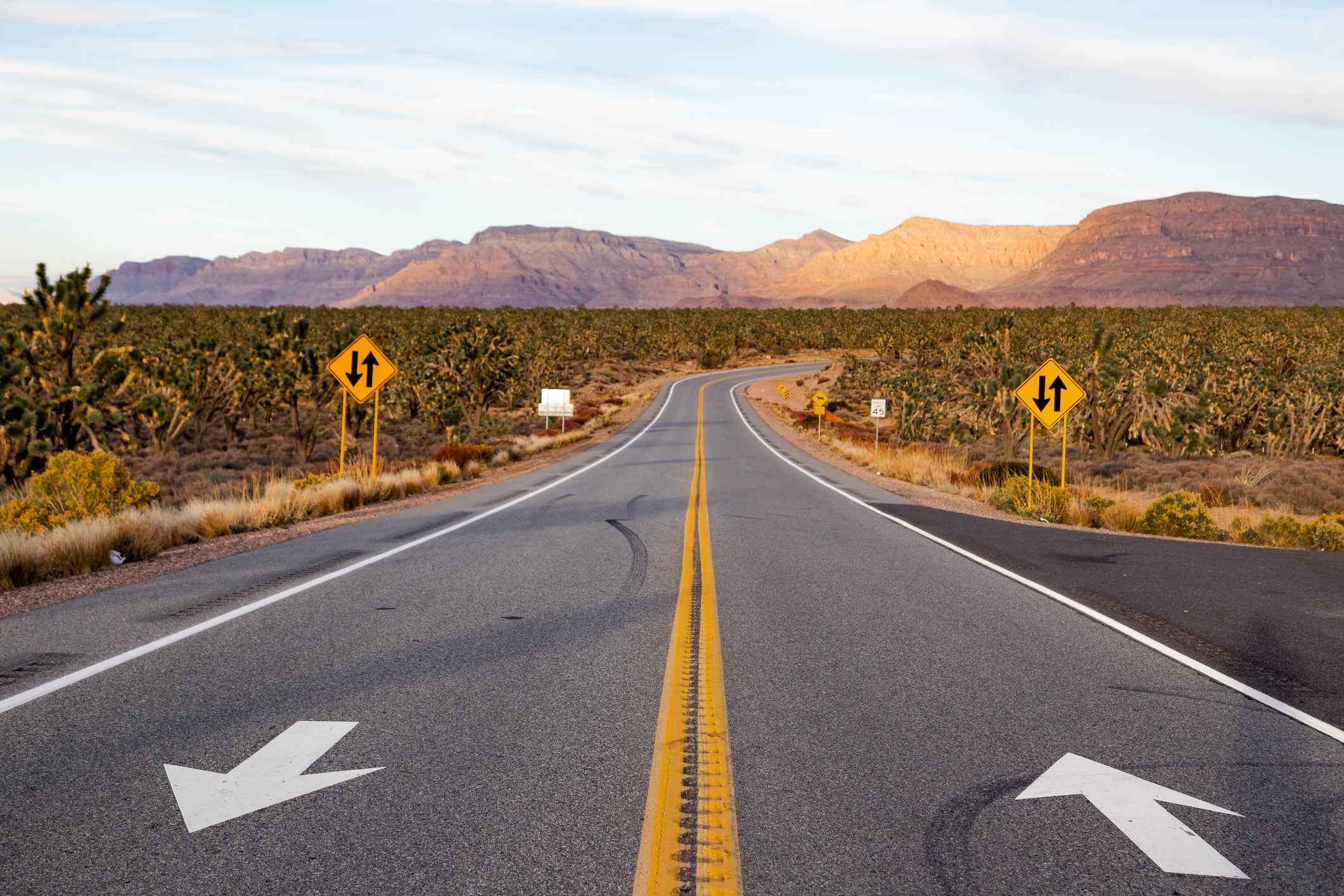 travel time by car from las vegas to grand canyon