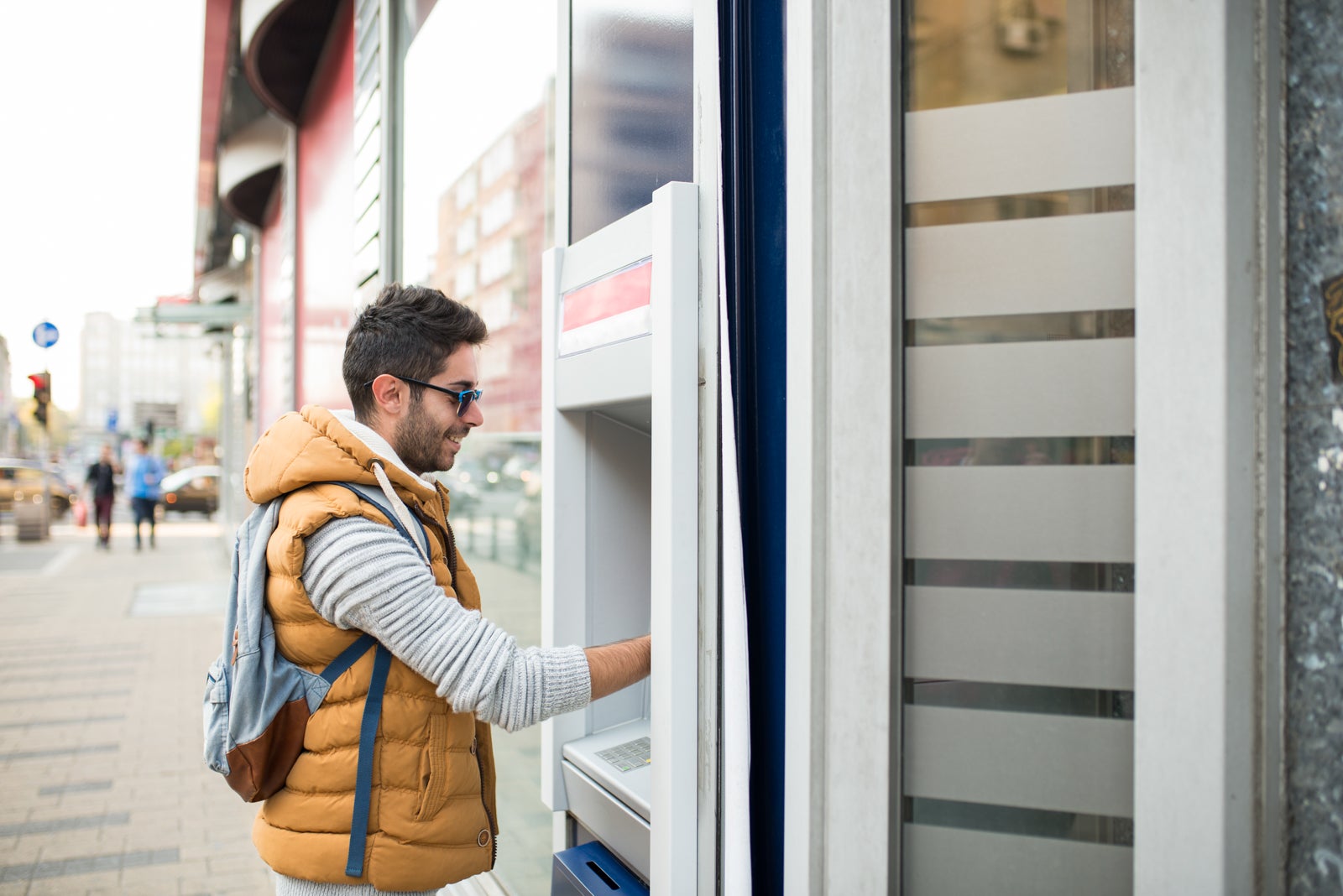 top-ways-to-save-on-overseas-atm-withdrawals-the-points-guy