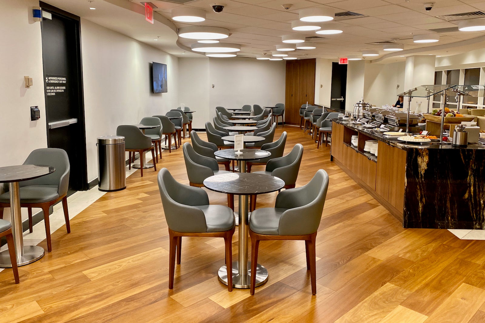 Review: Turkish Airlines Priority Pass lounge in Miami - The Points Guy