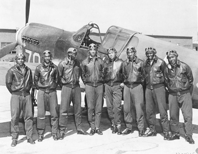 Tuskegee_Airmen_-_Circa_May_1942_to_Aug_1943