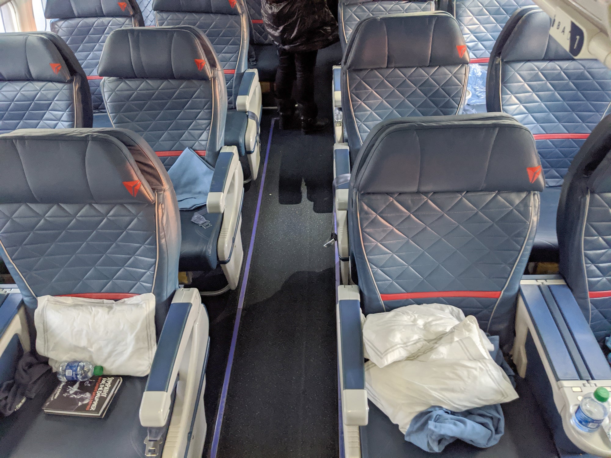 Review Delta's Boeing 717 in first class, LGA to Chicago The Points Guy