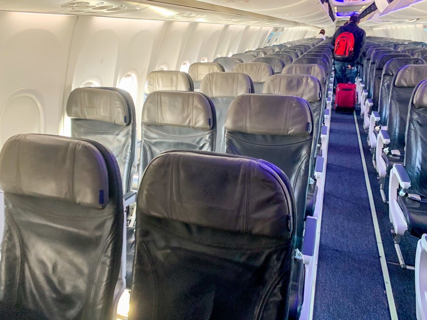 Review of Alaska Airlines transcon coach on a Boeing 737-900