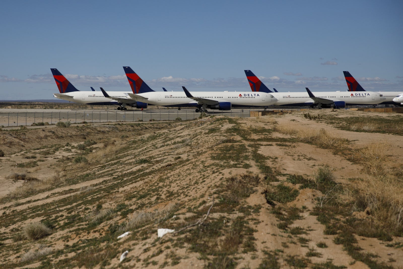 Delta To Park Half Of Fleet On $2 Billion Sales Drop