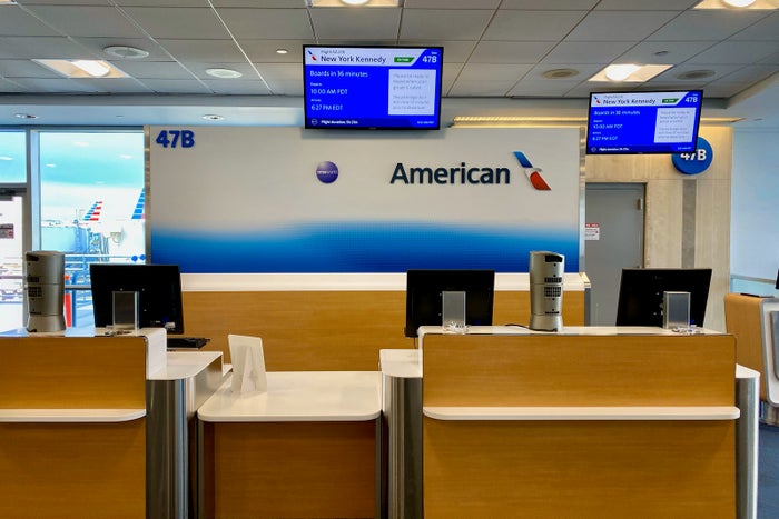 american airlines gate assignment