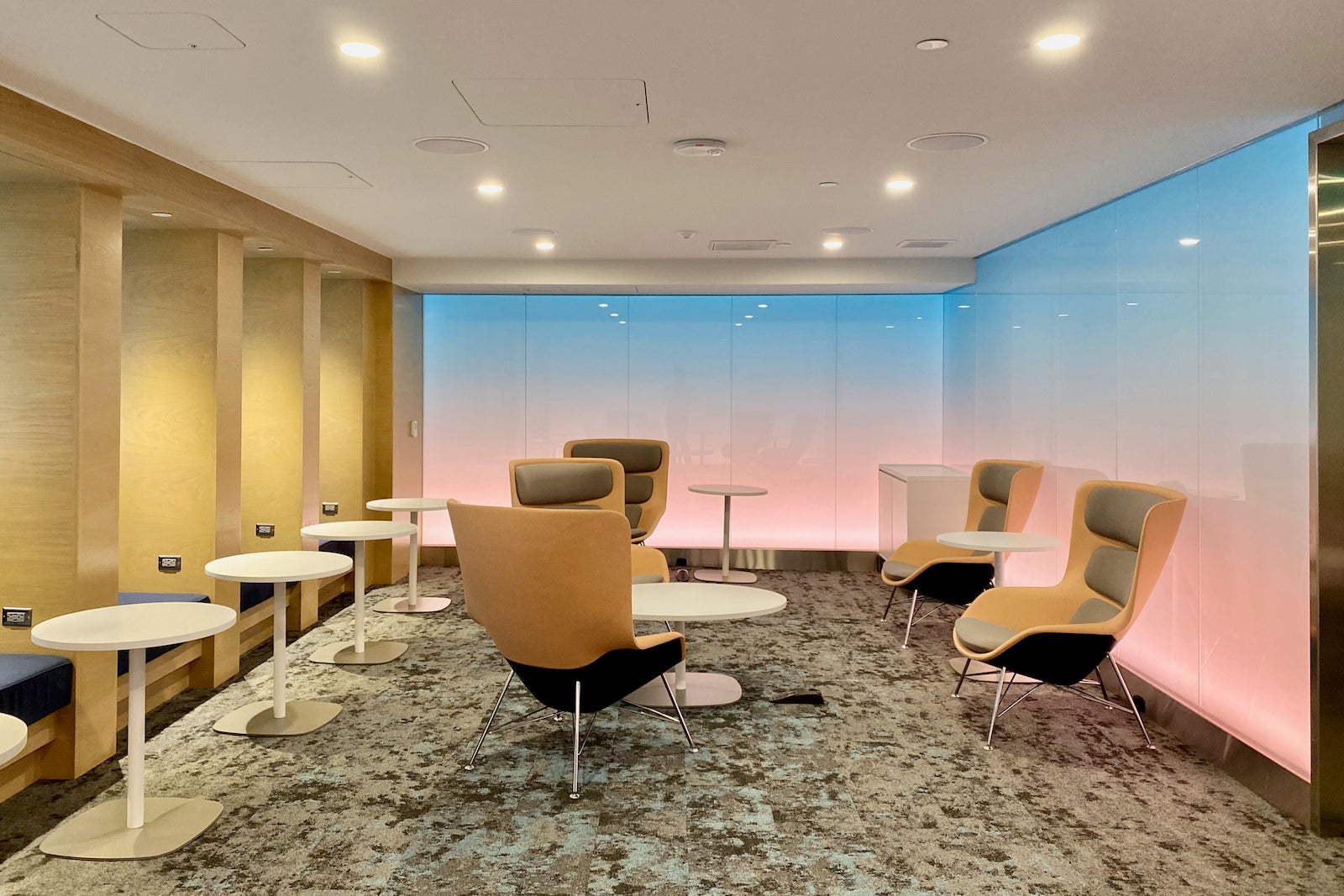 Amex is finally reopening the Centurion Lounge in Los Angeles The