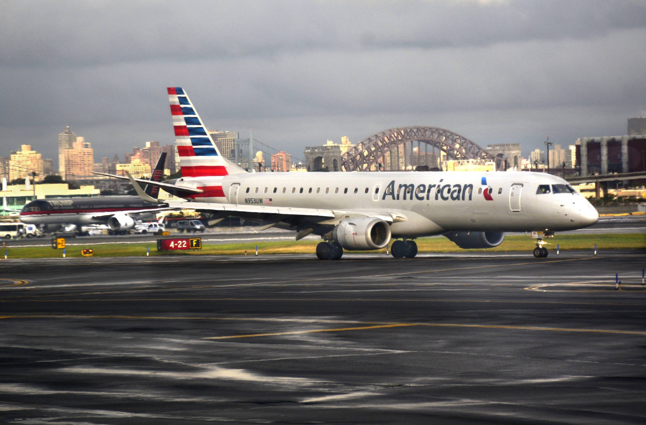 American Airlines to keep Embraer E190s longer amid Boeing 737 MAX 