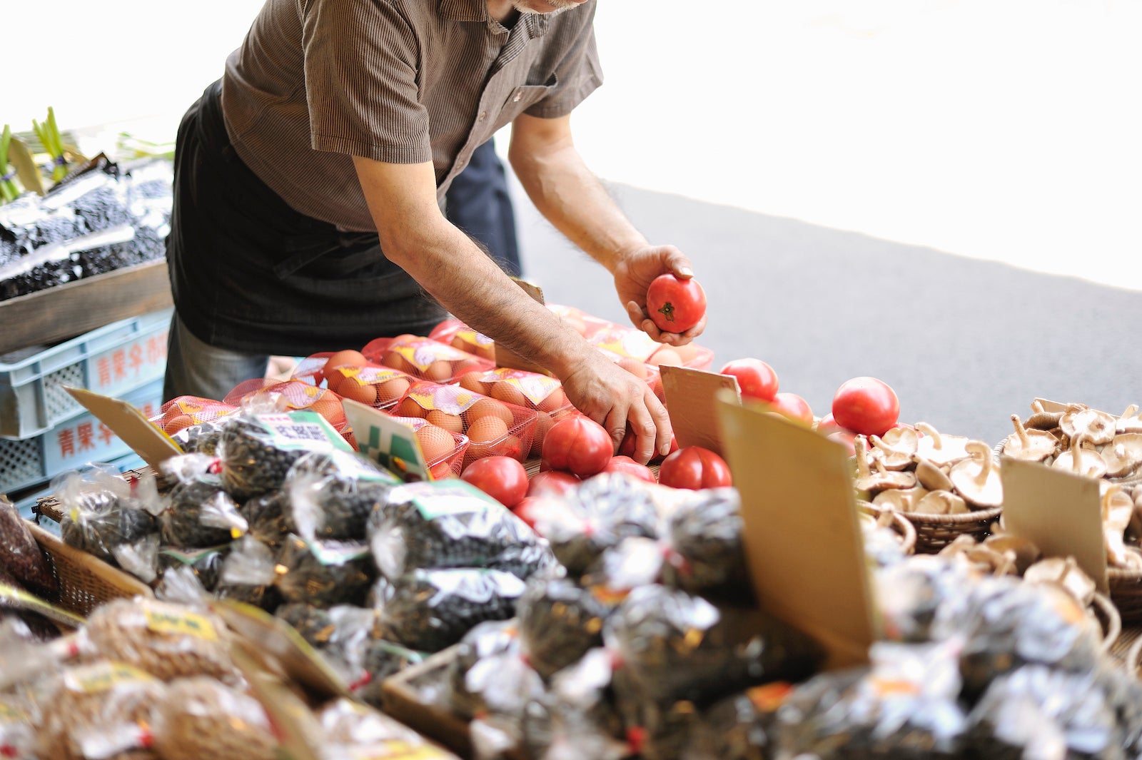 If You Want Grocery Delivery, Get on the  Fresh and Whole Foods  Waiting Lists Now