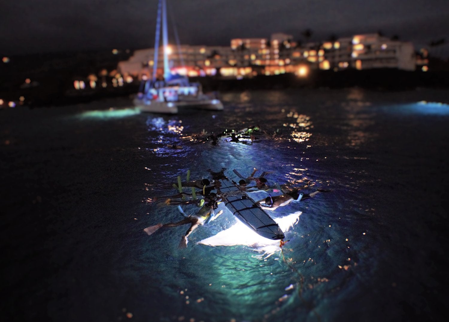  El snorkeling nocturno con mantarrayas es una experiencia increíble. (crédito de la foto: Konastyle)