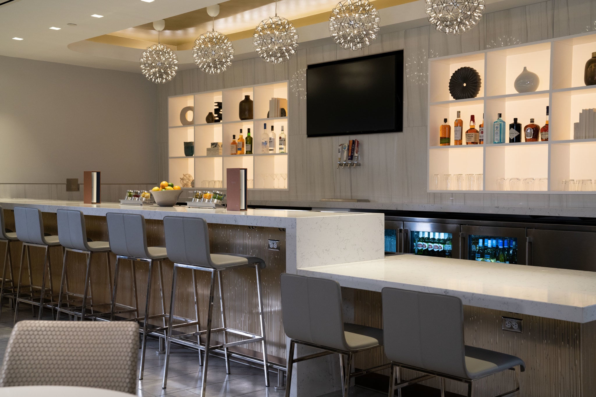 New United Club lounge opens in New Orleans airport - The Points Guy