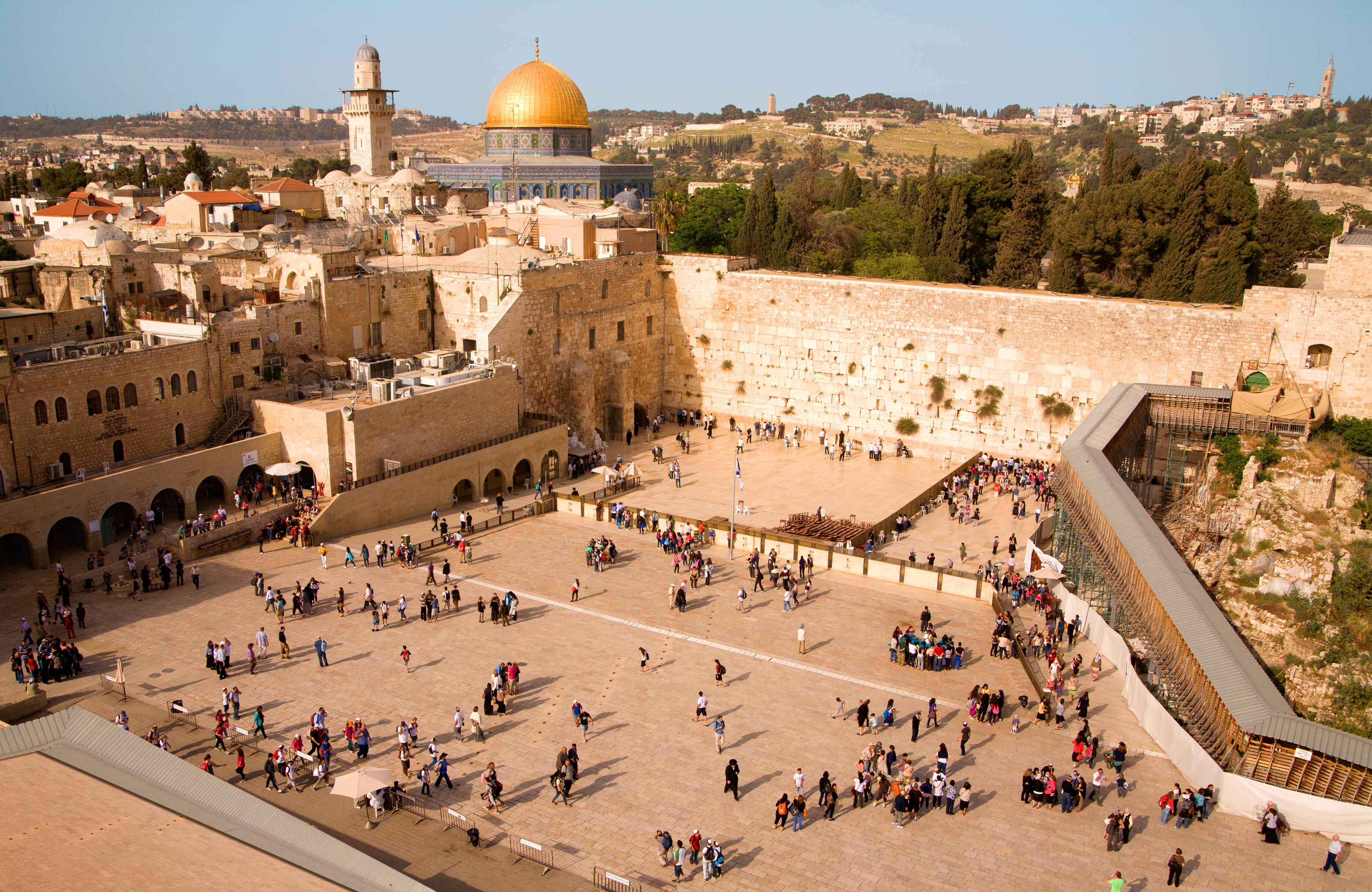 Святые места иерусалима. Стена плача в Иерусалиме. Стена плача Иерусалим иудаизм. Иерусалимский храм стена плача.