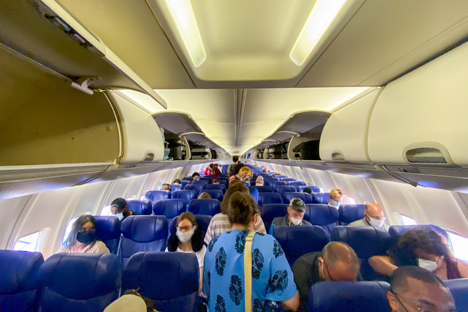 20200622_Pandemic SW_Boarding in the plane_AKunesh