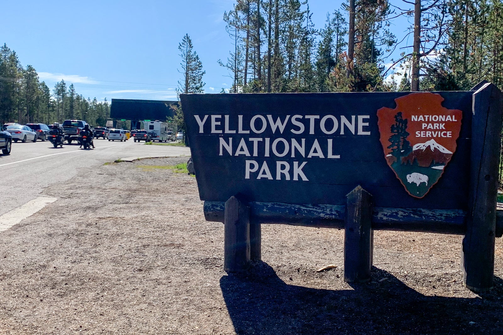 Yellowstone entrance sign