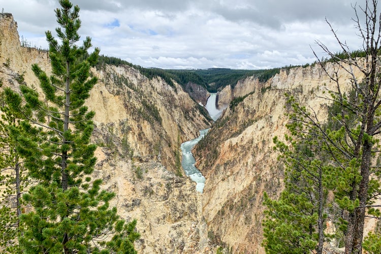 Complete guide to visiting Yellowstone National Park - The Points Guy