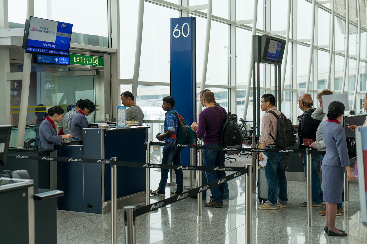 airplane boarding gate