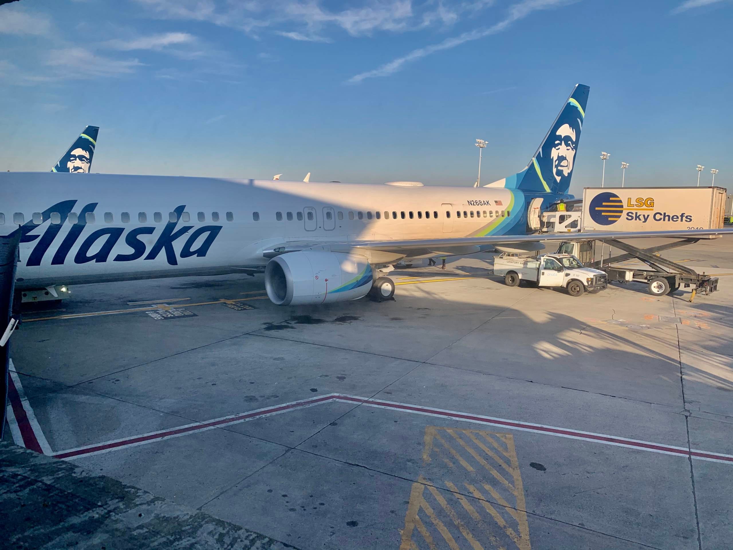 Alaska N268AK Boeing 737-900