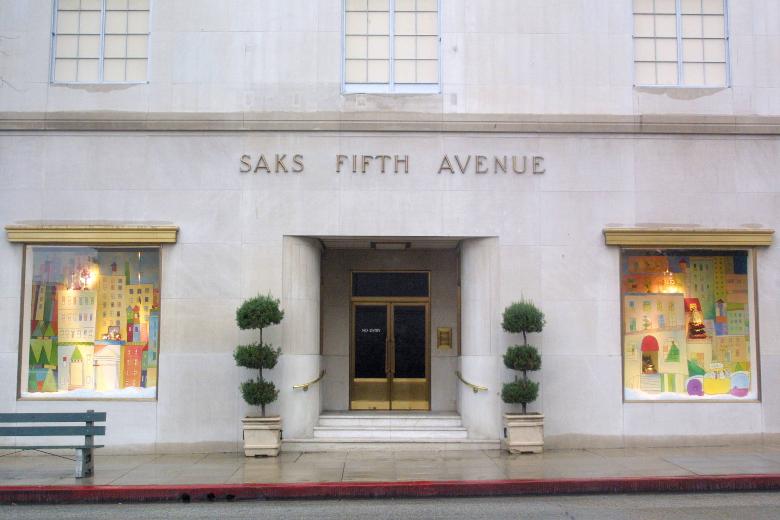 Your guide to the Amex Platinum Saks Fifth Avenue credit - The ...