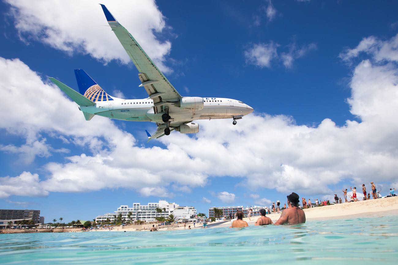 United 737 Landing at SXM