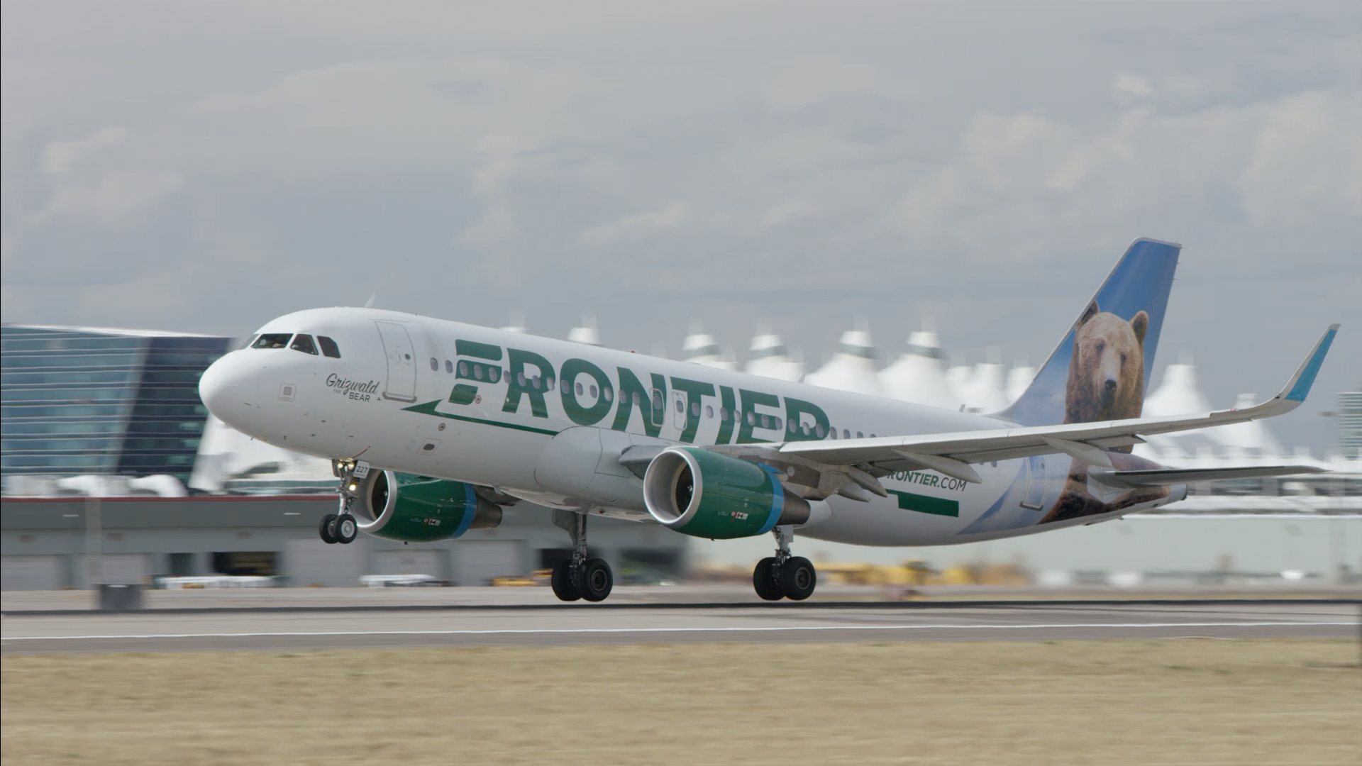 Frontier expands again, takes on American, United in Dallas and Chicag... image