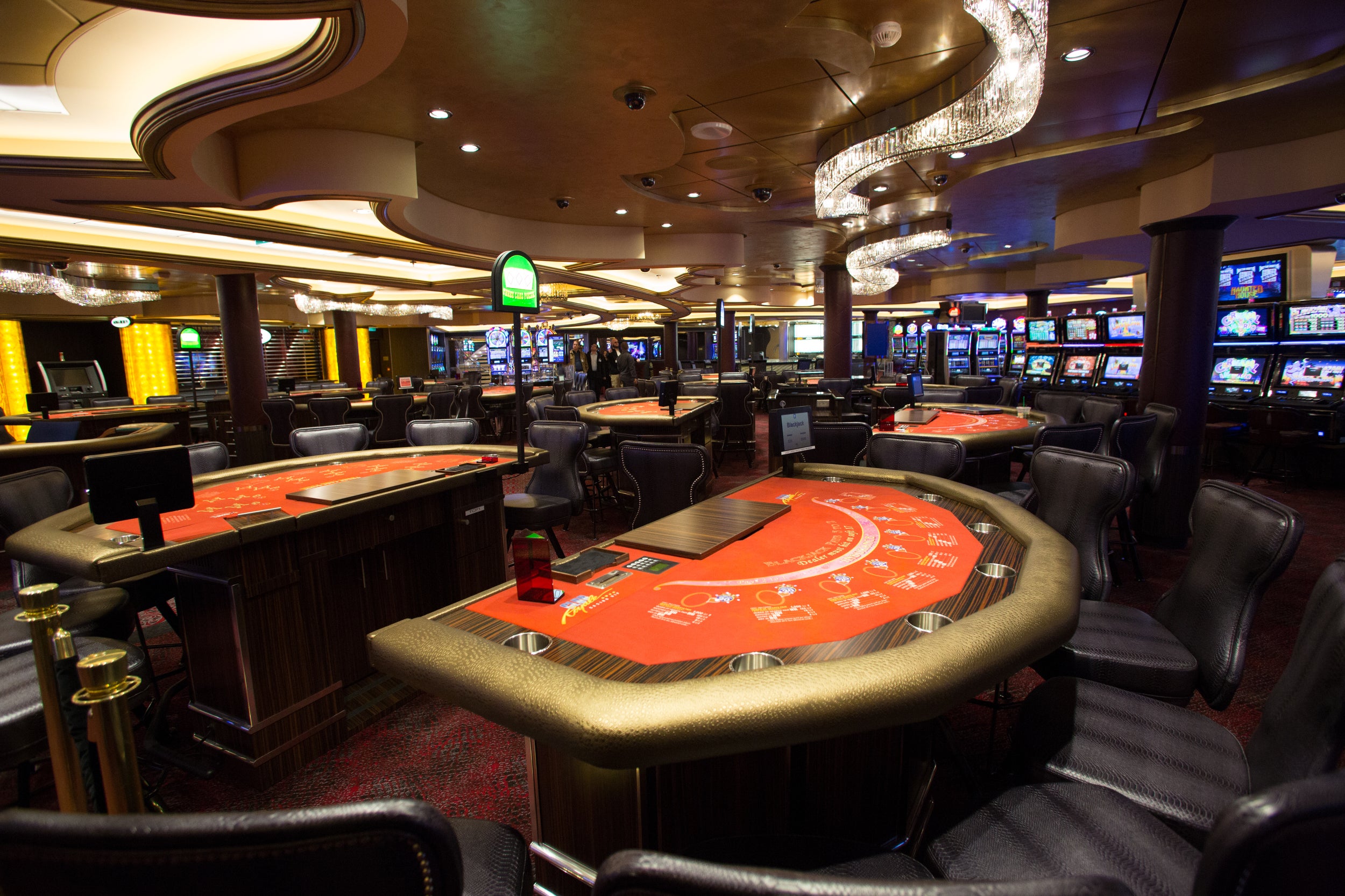 royal caribbean casino hours
