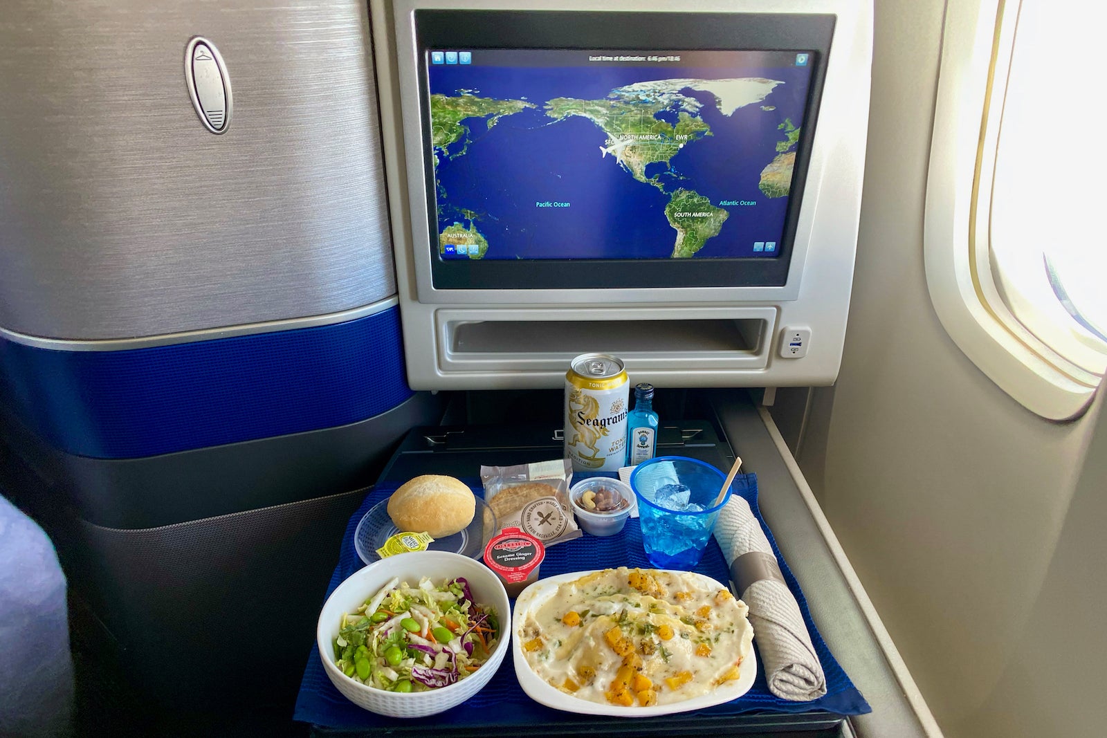 United closes mask policy loophole during meal service The Points Guy