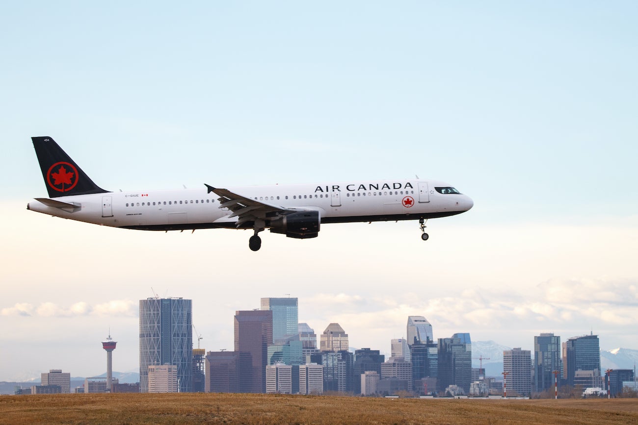 Air Canada A321 Landing at Calgary Airport