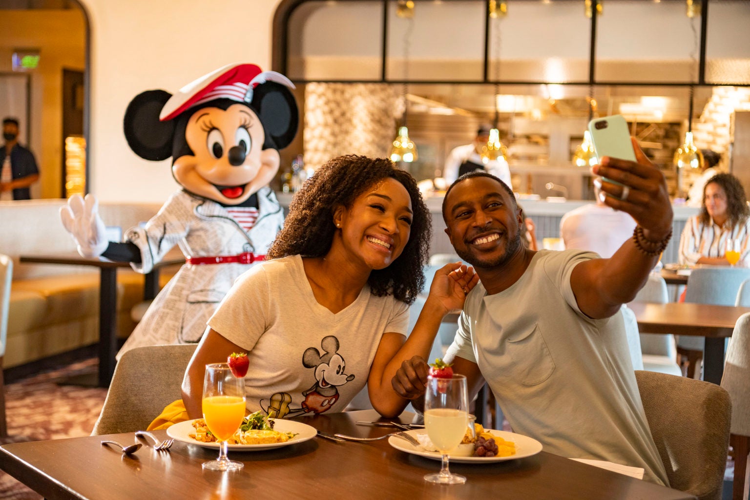 Why Disney S Reopened Character Meals Are Even Better From A Distance