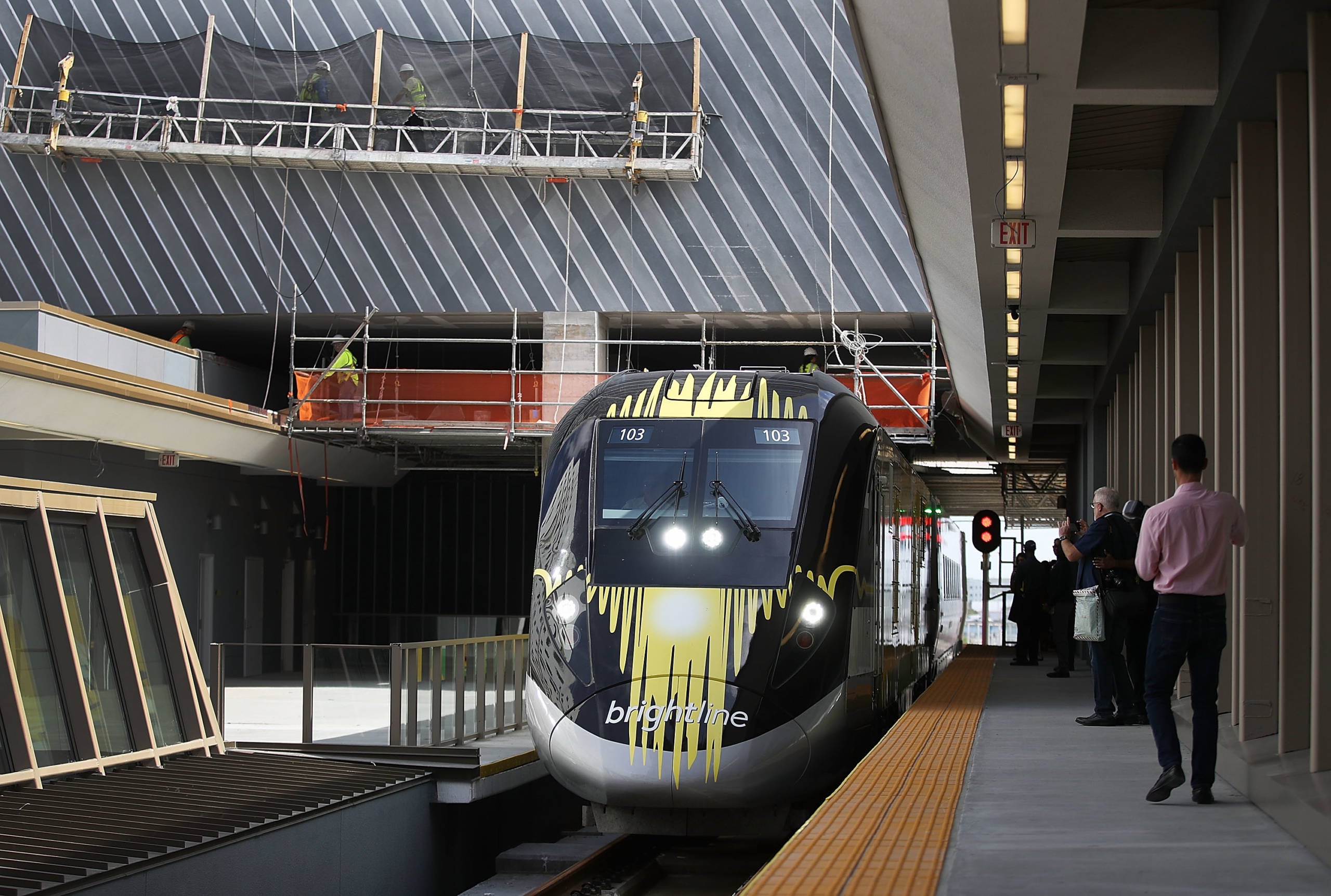 Florida’s new high-speed train makes 1st test run to Orlando airport